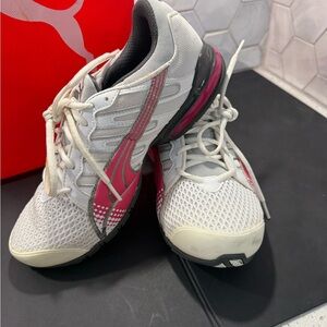 Puma 10 Cell Voltaic Running Shoes Size 8 Pink White